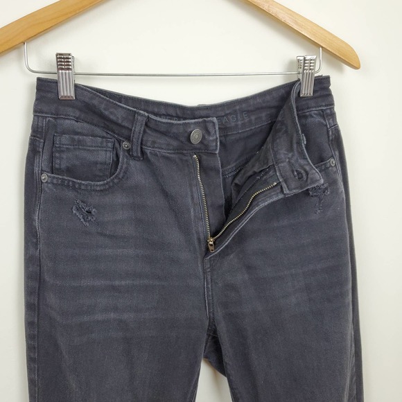 AMERICAN EAGLE | MOM JEAN BLACK WASHED DISTRESSED WHISKERING JEANS WOMEN SIZE 2 - Picture 6 of 17